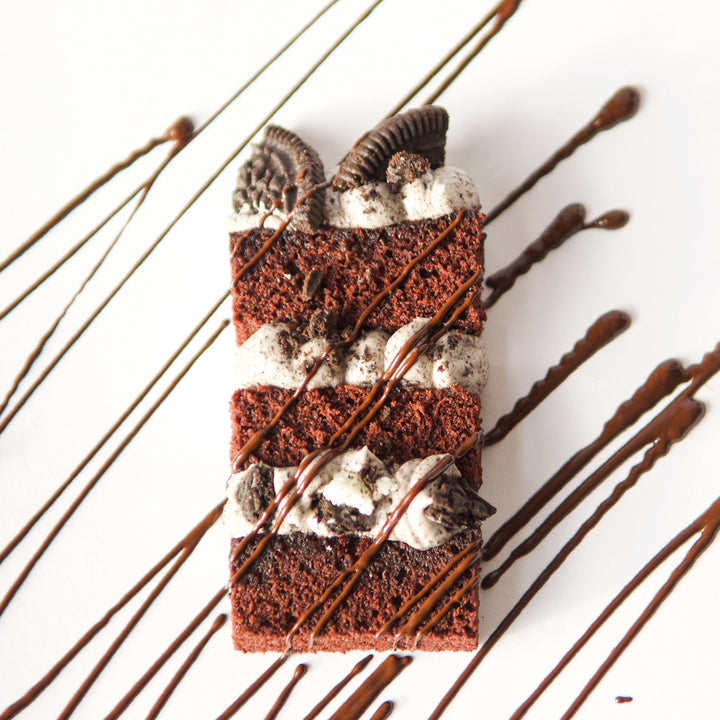 Vegan Oreo Drip Cake
