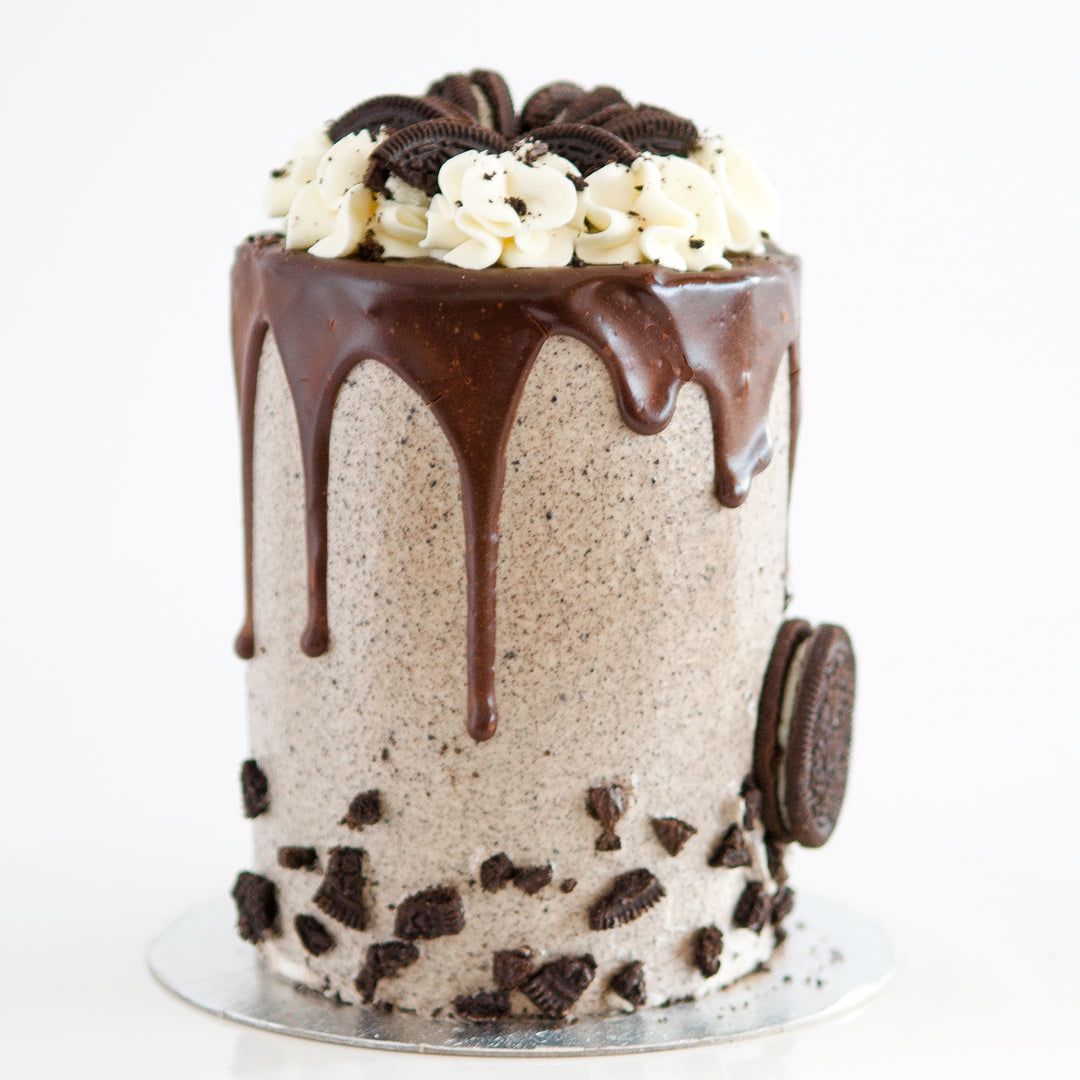 Oreo Drip Cake
